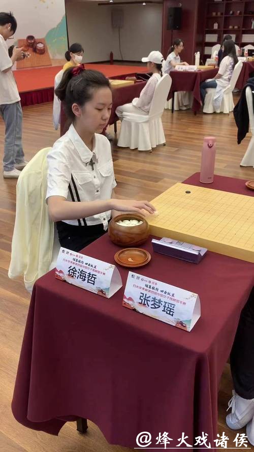 齐梦瑶把短道当“围棋”下得太狠了，中国队还只靠蛮劲吗？